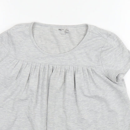 Close-up detail of Gap girls’ grey polyester basic t-shirt, size 10-11, years round neck pullover