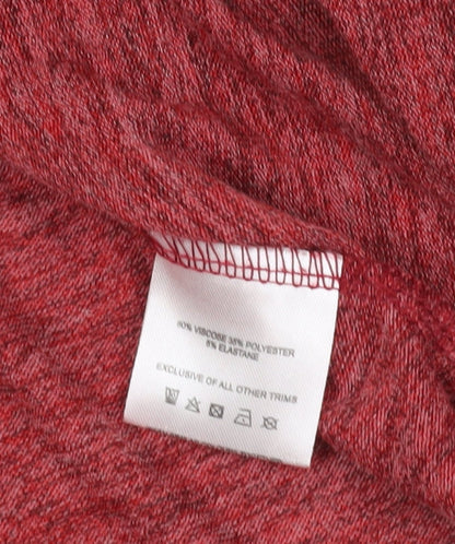Close-up detail of Klass Red jumper L with Chain Accent