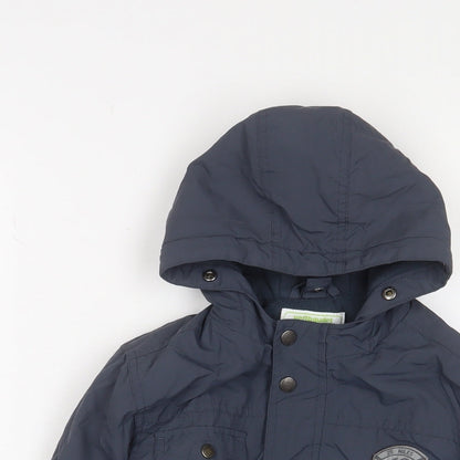 Close-up detail of Vertbaudet boys’ blue basic coat coat, size 4, years zip - logo, embroidered