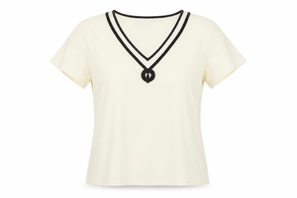 Country Casuals Women's Ivory V-Neck T-Shirt M