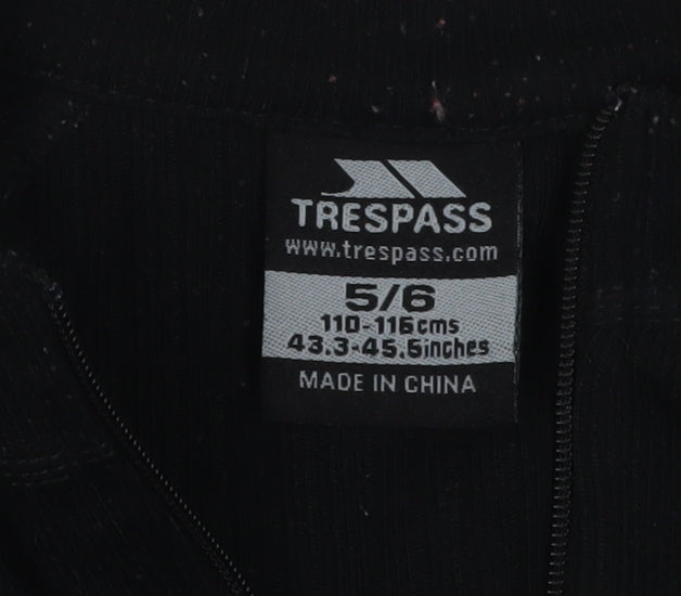 Close-up detail of Trespass boys’ black fleece full zip sweatshirt 5-6 years