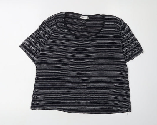 Country Casuals Women's Black Stripe T-Shirt L