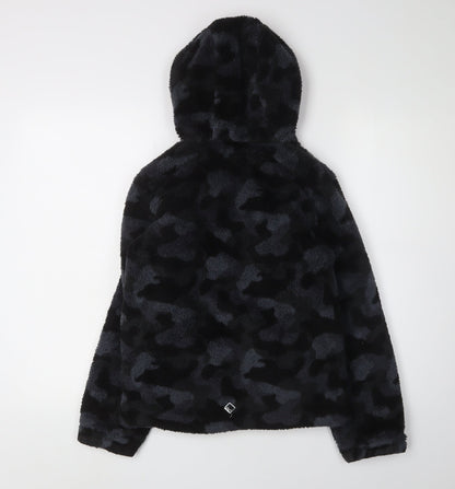 Back view of Regatta boys’ black camouflage puffer jacket 11-12 years