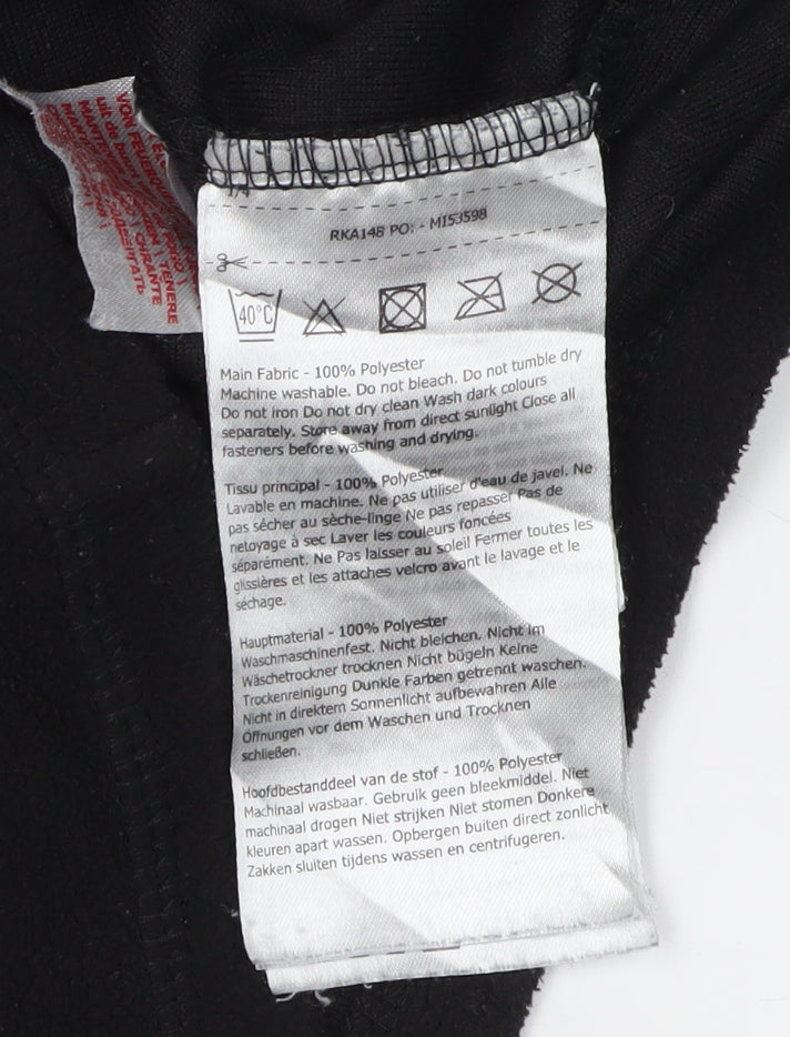 Brand and care label for Regatta boys’ black fleece 1/4 zip sweatshirt, size 6-7