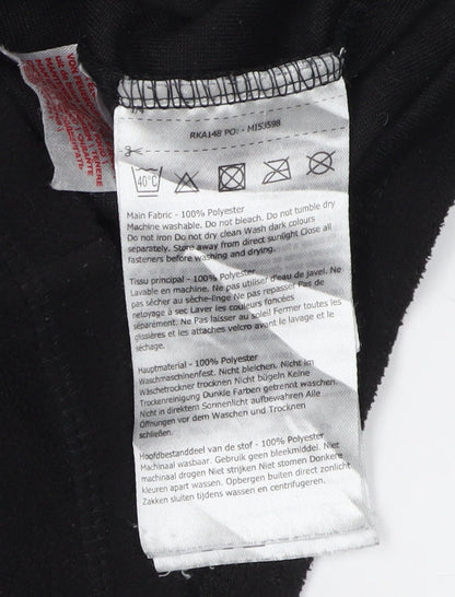 Brand and care label for Regatta boys’ black fleece 1/4 zip sweatshirt, size 6-7