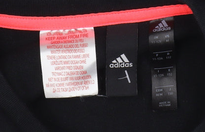 Brand and care label for Adidas boys’ black logo pullover top 11-12y casual