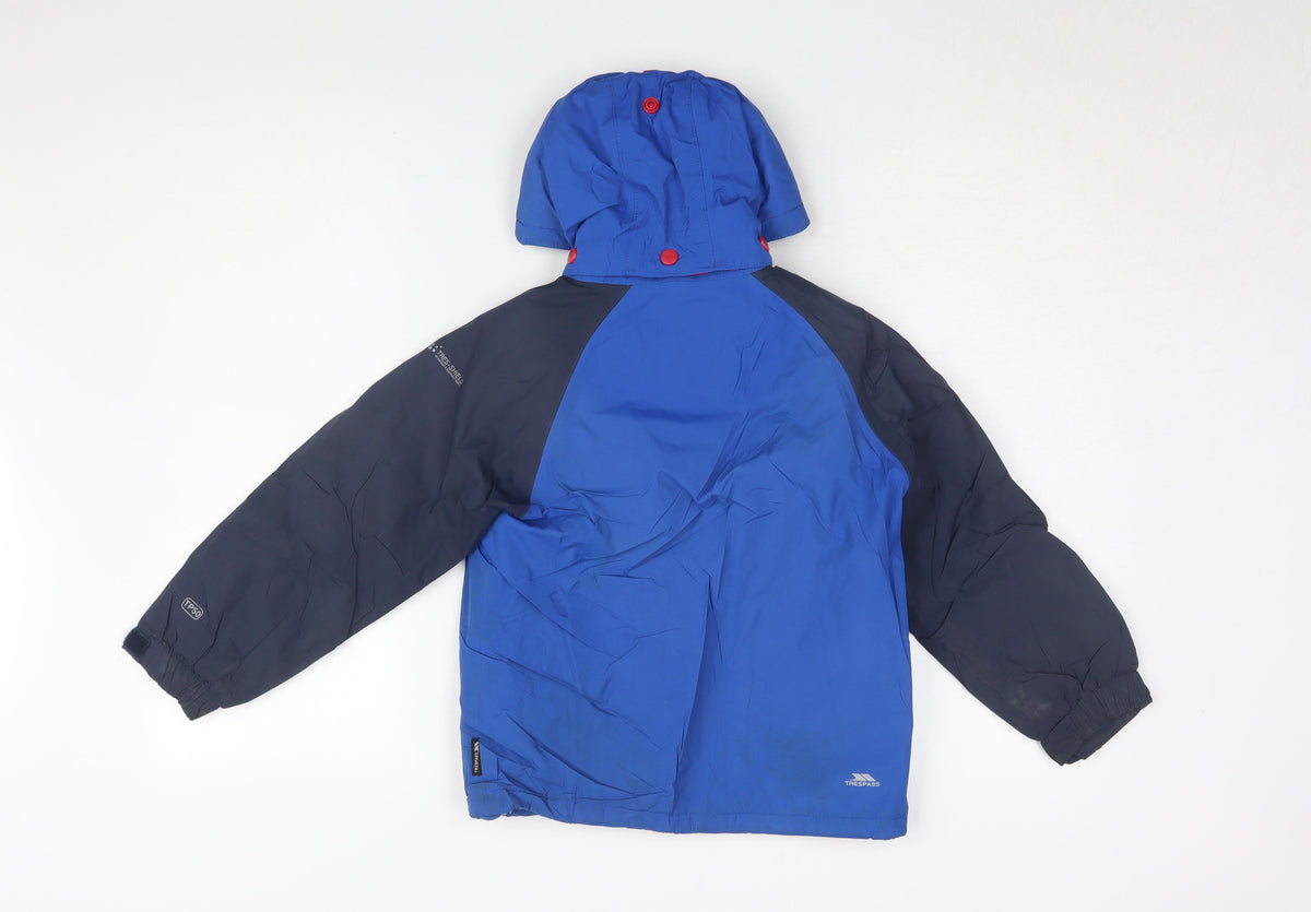 Back view of Trespass boys’' blue puffer jacket, size 7, waterproof winter wear