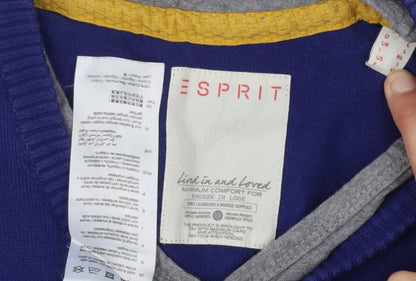 Close-up detail of ESPRIT Men's Blue V-Neck jumper XL