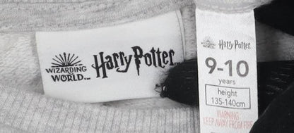 Close-up detail of Wizarding World Grey girls’ pullover sweatshirt 9-10 years