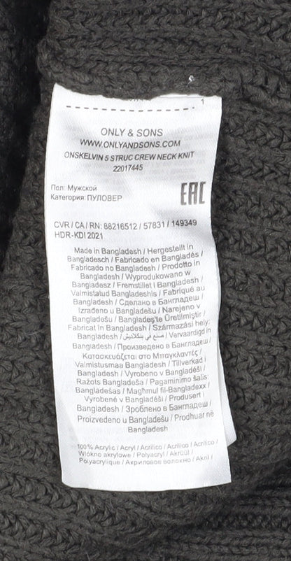 Close-up detail of Only & Sons Men’s Green Chunky-Knit jumper M