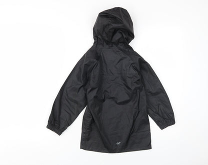 Back view of Regatta boys’ black waterproof rain coat 2 years