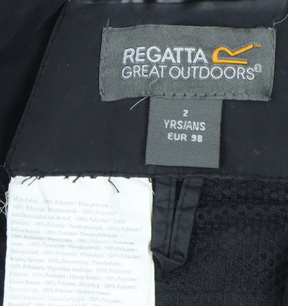 Close-up detail of Regatta boys’ black waterproof rain coat 2 years