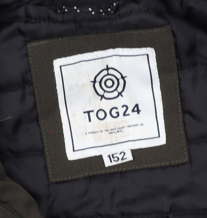 Brand and care label for TOG24 boys’ green basic jacket -, size 24, lined & zip closure