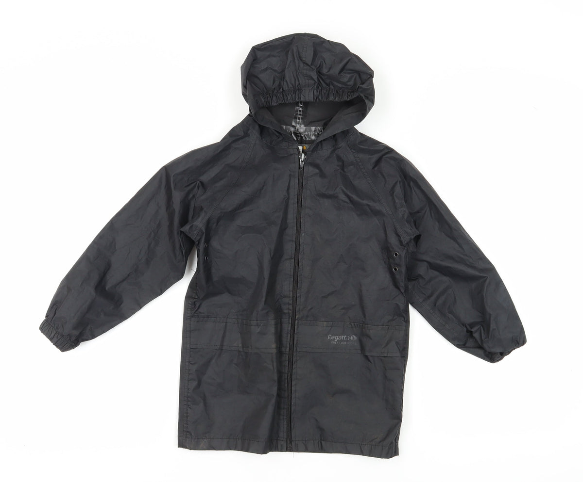 Additional front view of Regatta boys’ black windbreaker jacket 8 years lightweight
