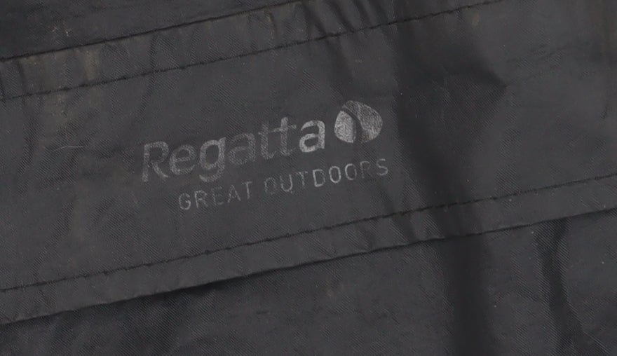 Close-up detail of Regatta boys’ black windbreaker jacket 8 years lightweight