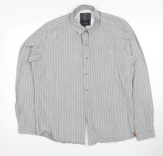 LOT 902 Men's Grey Striped Button-Up Shirt L