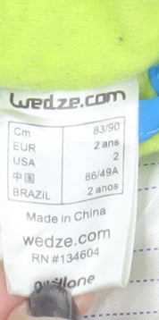 Close-up detail of Wedze boys’ blue puffer jacket 2-3 years hooded insulated