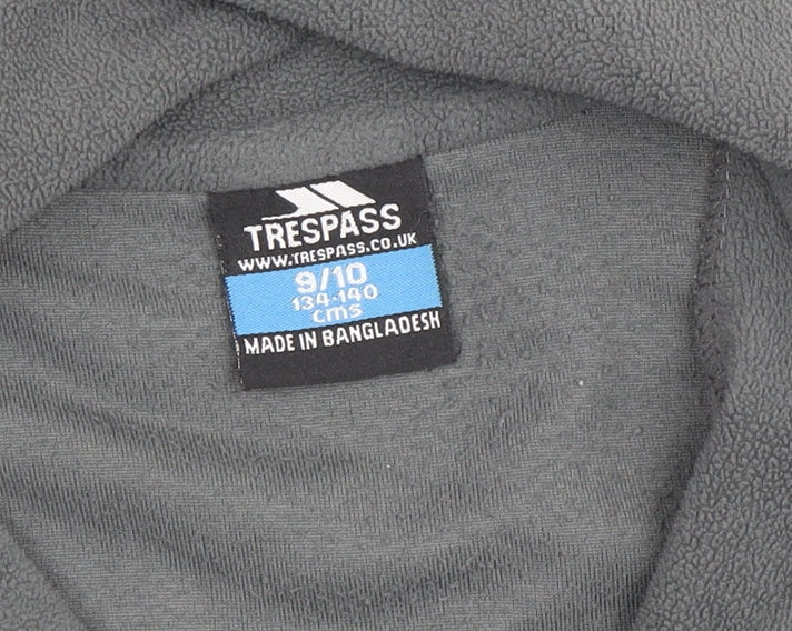 Close-up detail of Trespass Grey boys’ 1/4 zip fleece sweatshirt, 9-10 years