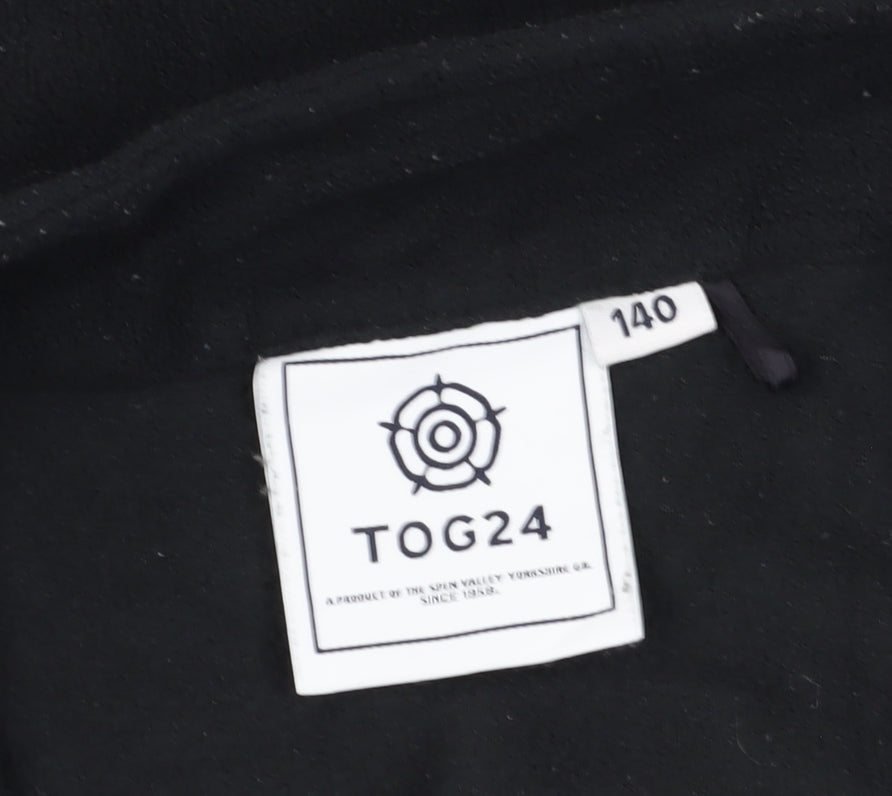 Close-up detail of TOG24 boys’ black fleece pullover hoodie 9-10 years