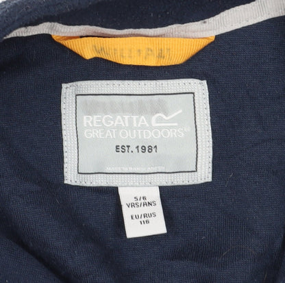 Close-up detail of Regatta boys’ blue fleece sweatshirt, size 6, 1/4 zip casual