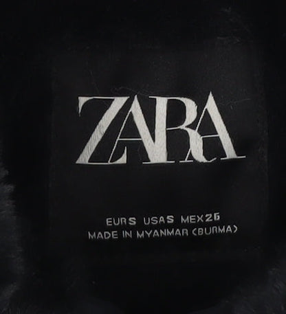 Zara Women's Black Puffer Jacket - Size 8