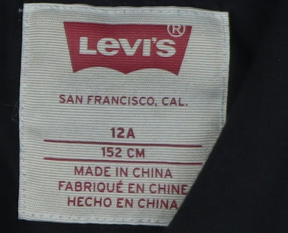 Close-up detail of Levi's boys’ black pullover hoodie, size 12, logo design