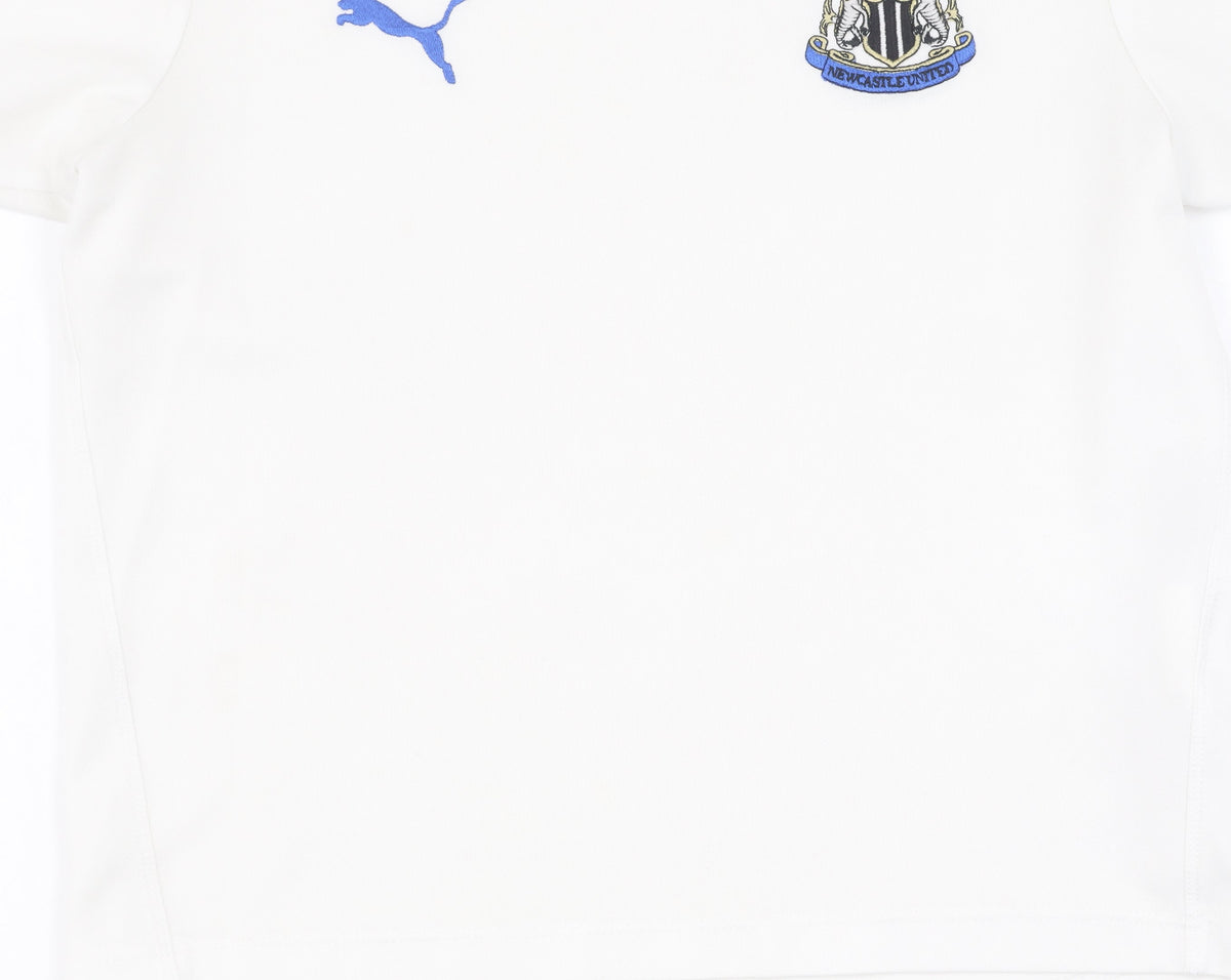 Close-up detail of Puma boys’ white medium football jersey t-shirt