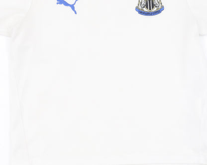 Close-up detail of Puma boys’ white medium football jersey t-shirt