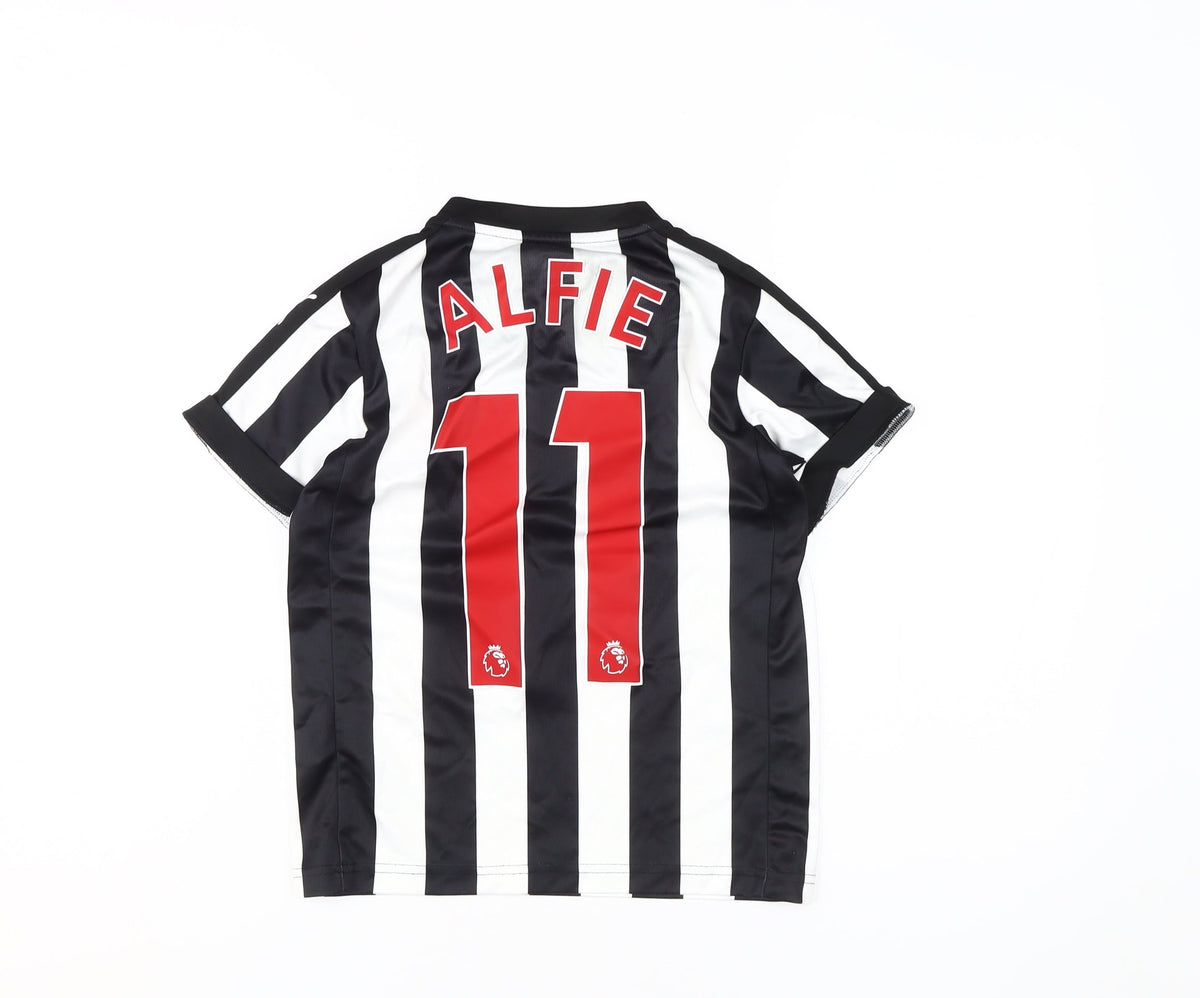 Back view of Puma boys’ football jersey black white stripe 9-10 years