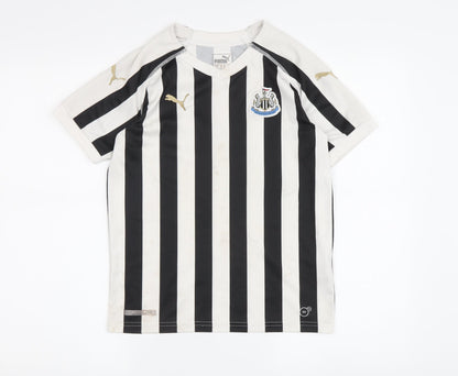 Additional front view of Puma boys’ black & white striped football jersey 12-13y