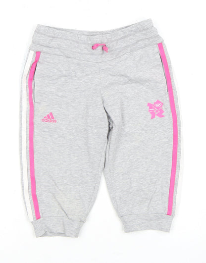 Additional front view of Adidas girls’ grey athletic shorts 7-8 years
