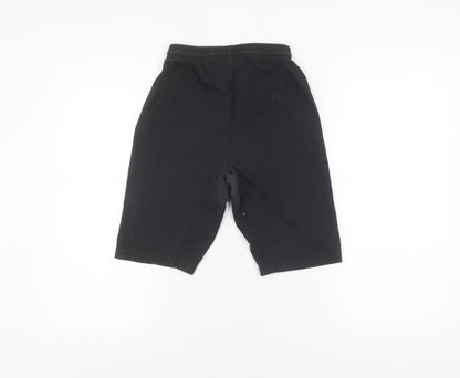 Back view of Puma boys’ black compression shorts m
