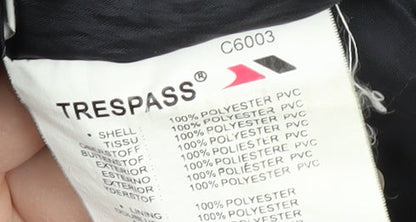 Close-up detail of Trespass boys’ grey black parka jacket 5-6 years winter