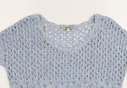 Close-up detail of Mantaray Women's Blue Cropped Knit Blouse, size 12