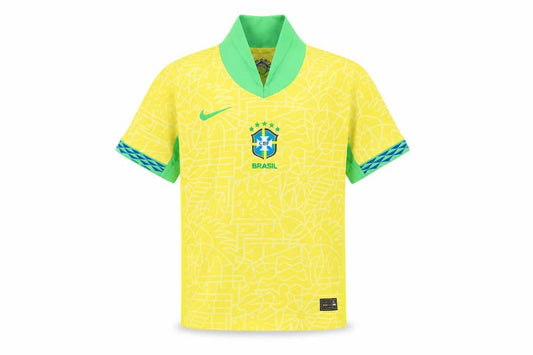 Front view of Nike boys’ yellow football jersey 2xs athletic collared