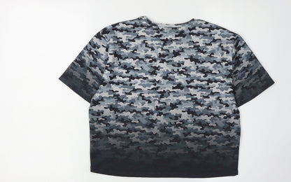 Back view of Holyfield girls’' grey camouflage t-shirt l basic style