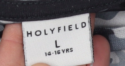 Close-up detail of Holyfield girls’' grey camouflage t-shirt l basic style