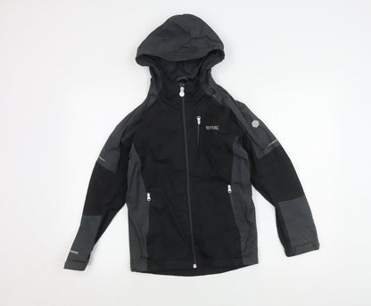 Additional front view of Regatta boys’' black hooded parka 9-10 years