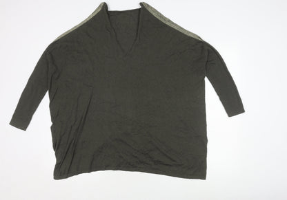 if it were me Women's Green M Basic V-Neck Jersey Top