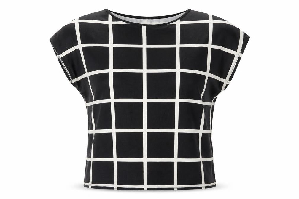 Boohoo Women's Black Check T-Shirt Size 22