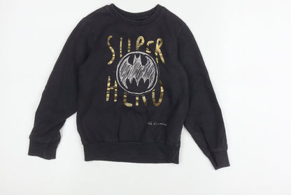 Front view of Batman girls’ black graphic sweatshirt pullover 4 years