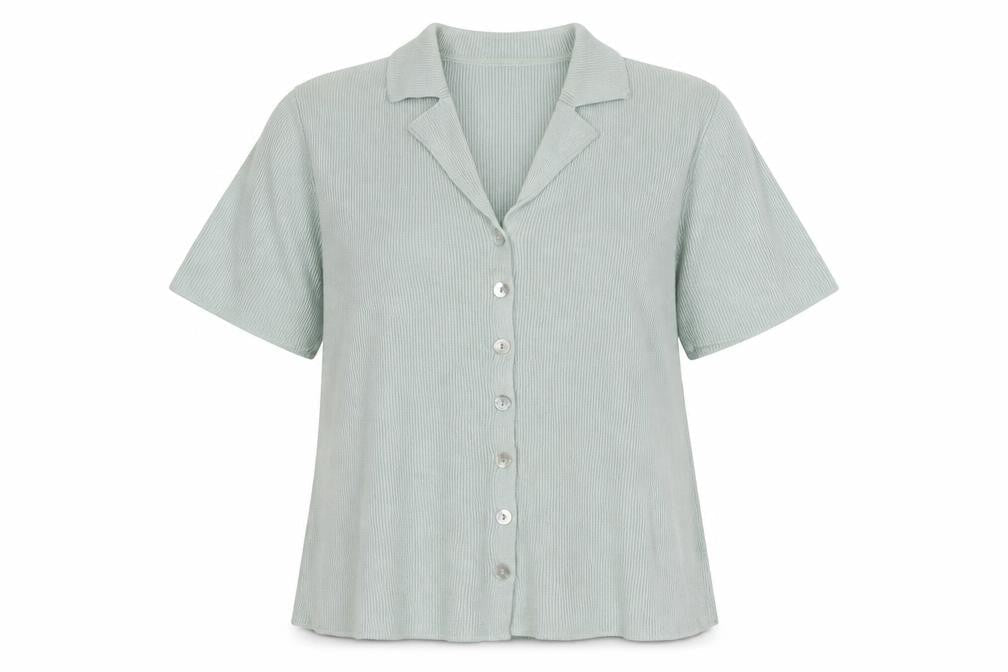 Modern Classics Women's Green Short Sleeve Collared Button Front Knit Top
