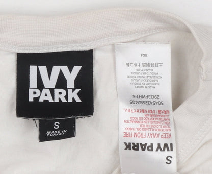Close-up detail of Ivy Park Women's White Cropped T-Shirt - S