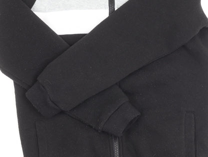Close-up detail of Slazenger boys’' black basic jacket, hooded, 11-12 years