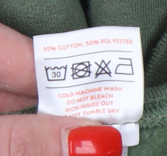 Brand and care label for G&G Men's Green Pullover Sweatshirt S Logo