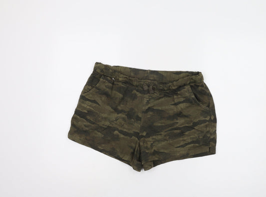 Colours of the World Women's L Green Camouflage Shorts