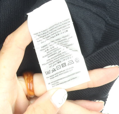 Brand and care label for GANT Men's Black V-Neck jumper M Casual