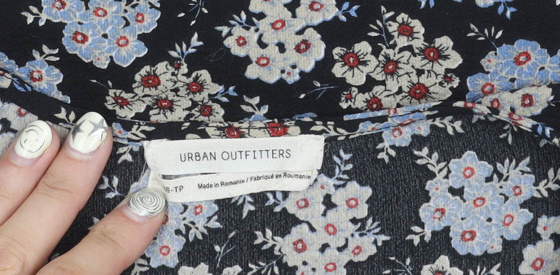 Urban Outfitters Women's Black Floral Blouse