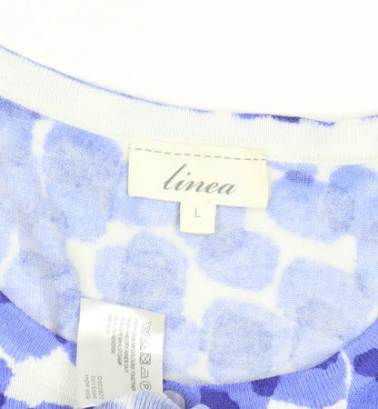 Close-up detail of Linea Women's Blue Cardigan, size L, Geometric Pattern