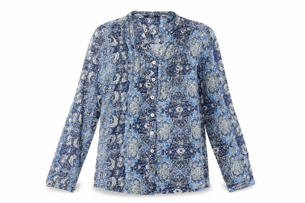 Isle Essentials Women's Blue Button-Up Shirt Size 10